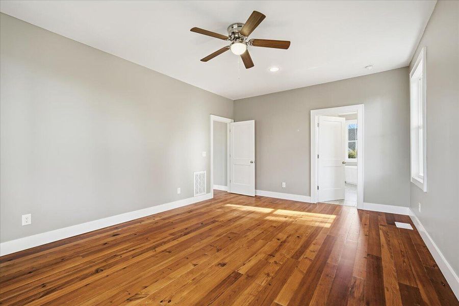 Spacious, unfurnished interior of a new home in , North Charleston (Image 47).