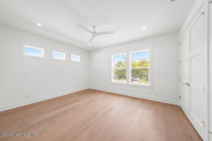 Spacious, unfurnished interior of a new home in , Atlantic Beach (Image 40).