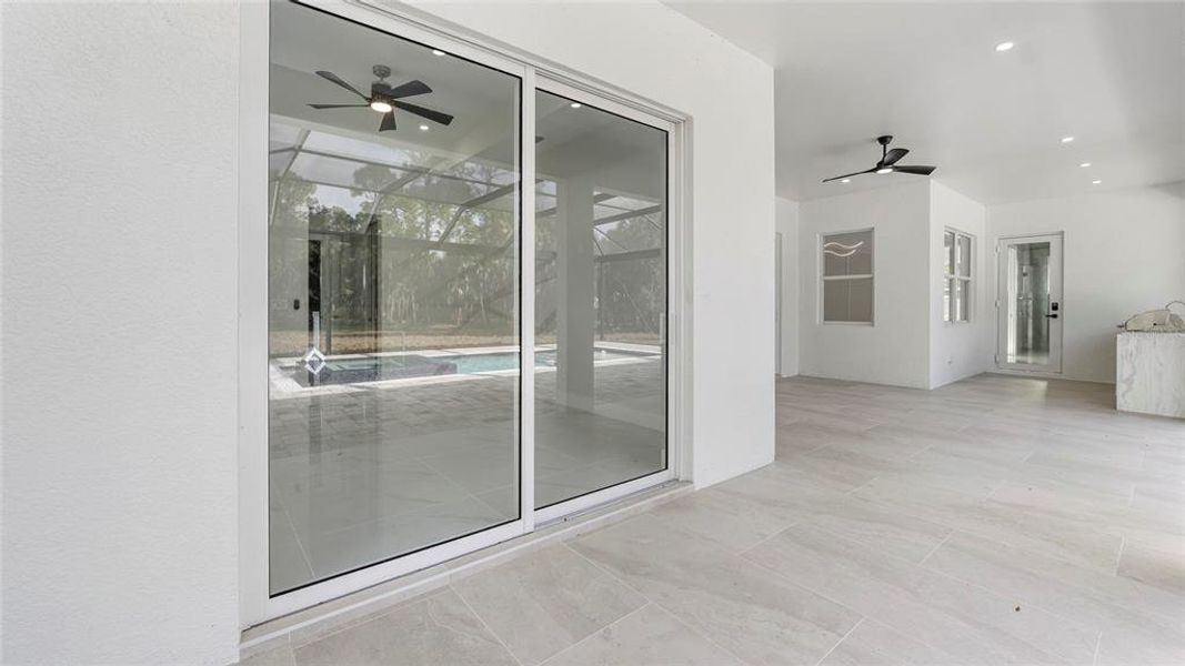 Spacious, unfurnished interior of a new home in , Naples (Image 38).