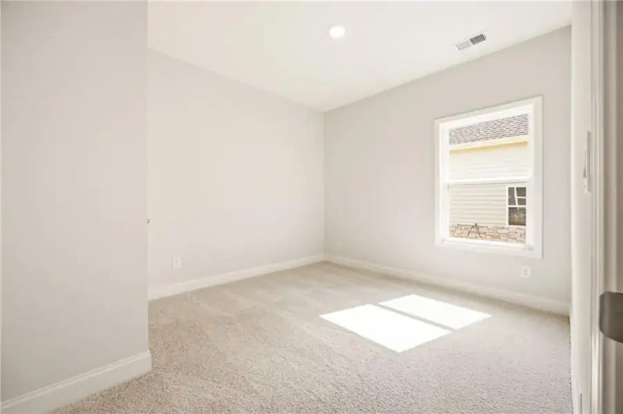 Spacious, unfurnished interior of a new home in Heritage Pointe at The Georgian, Villa Rica (Image 20). Spacious, unfurnished interior of a new home in Heritage Pointe at The Georgian, Villa Rica (Image 20).