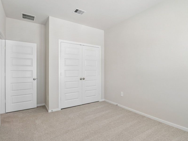 Spacious, unfurnished interior of a new home in Parkway Commons - City Series, Missouri City (Image 12).