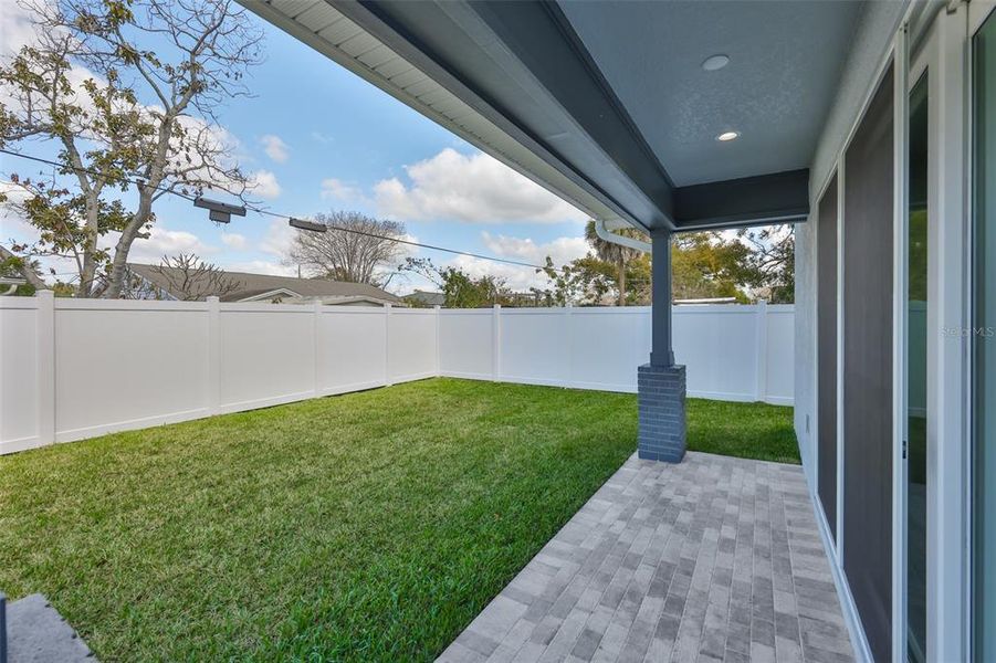 Exterior details and patio area of a home in , Tampa (Image 3).