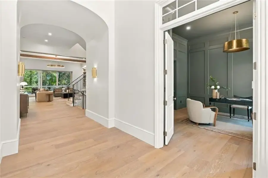 Spacious, unfurnished interior of a new home in , Atlanta (Image 21).