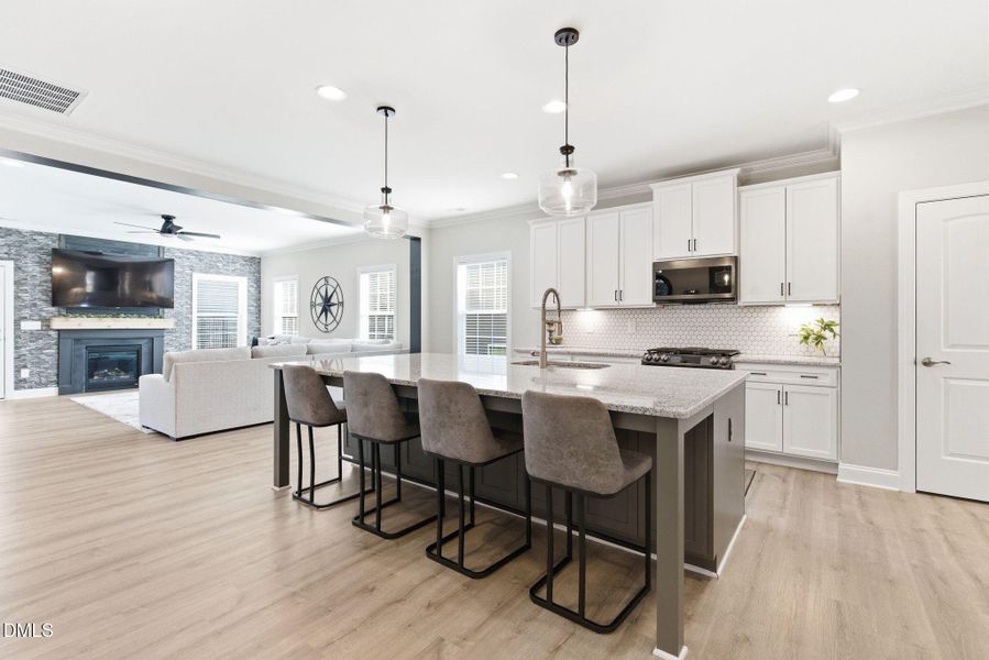 13-web-or-mls-DSC00784 13-web-or-mls-DSC00784