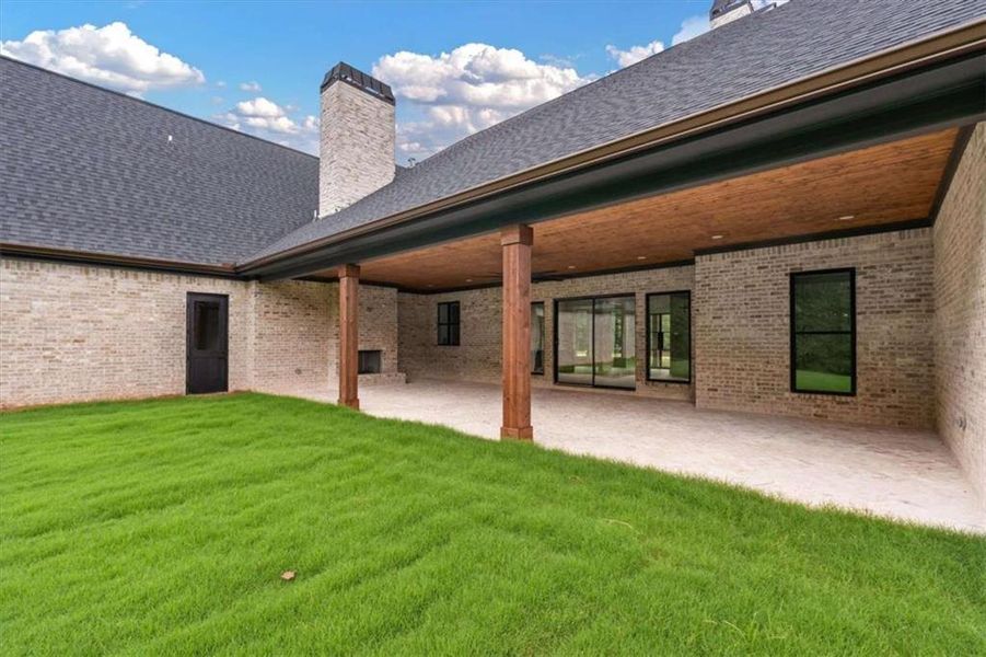 Exterior details and patio area of a home in , Carrollton (Image 36).