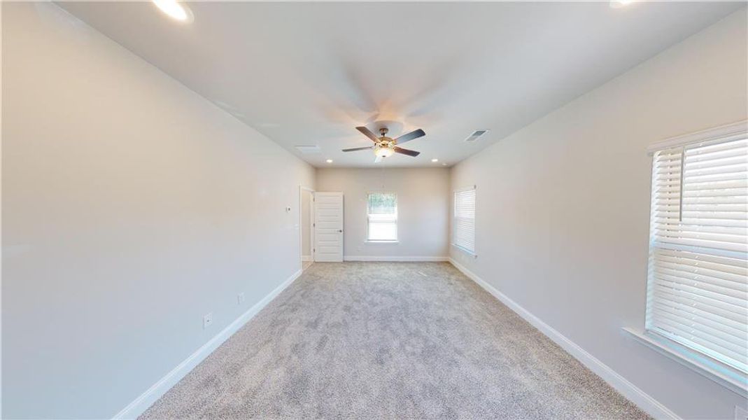 Spacious, unfurnished interior of a new home in Holliday Pass, Griffin (Image 26).