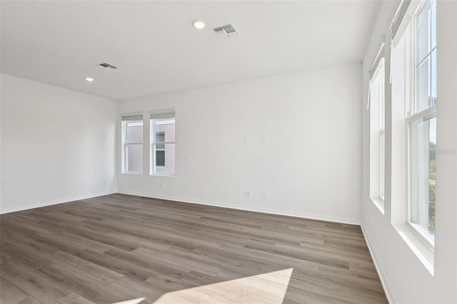 Spacious, unfurnished interior of a new home in The Meadow at Crossprairie Bungalows, St. Cloud (Image 29).