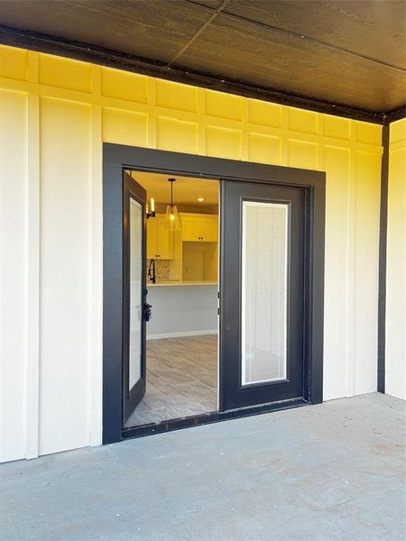 Exterior details and patio area of a home in , Granbury (Image 23).