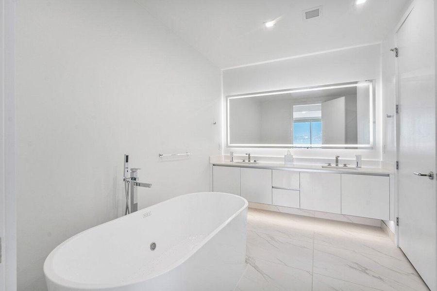 029-220LakeShoreDrive-2109-LakePark-FL-3