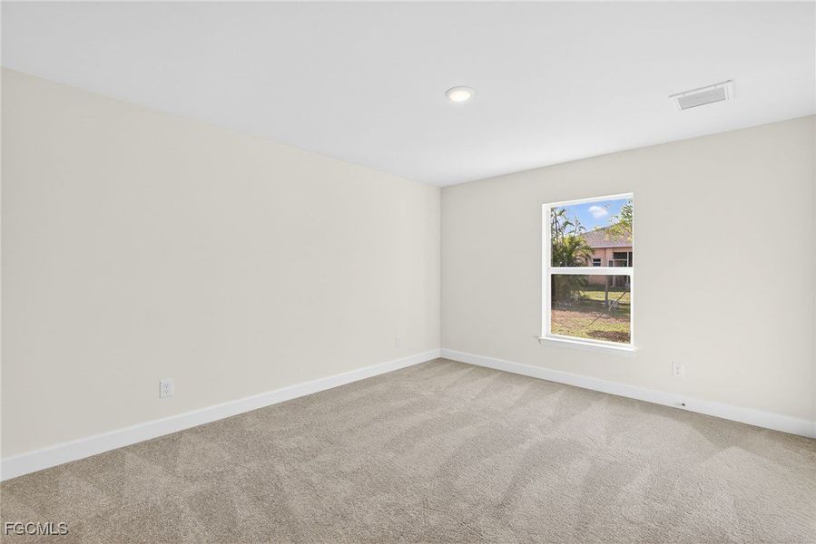 Spacious, unfurnished interior of a new home in Cape Coral, Cape Coral (Image 27).