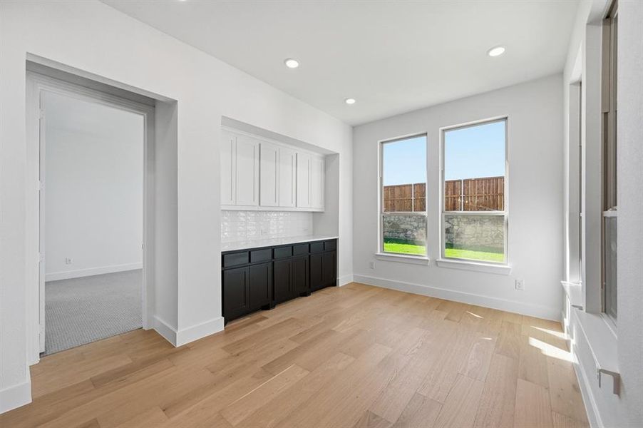 Spacious, unfurnished interior of a new home in Wildridge, Oak Point (Image 13). Spacious, unfurnished interior of a new home in Wildridge, Oak Point (Image 13).