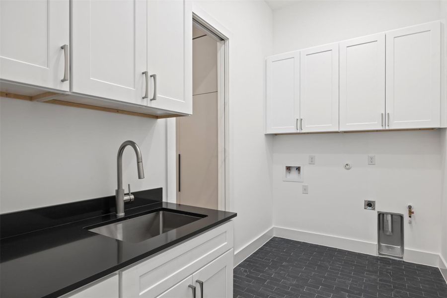 Furnished interior view inside a new home in , Austin (Image 26). Furnished interior view inside a new home in , Austin (Image 26).