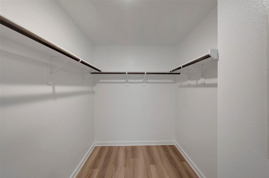 Spacious, unfurnished interior of a new home in Miller's Pond, Rosenberg (Image 32).