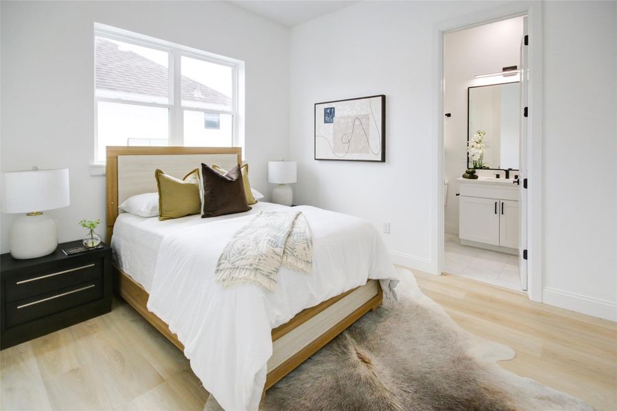 Secondary bedroom on third floor his bright and spacious. Secondary bedroom on third floor his bright and spacious.