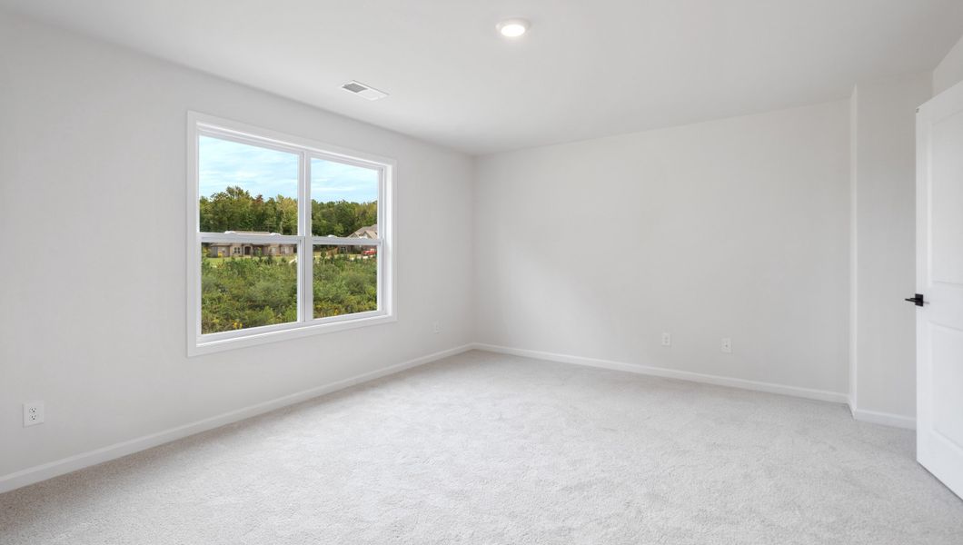 Spacious, unfurnished interior of a new home in Campbell Ridge, Piedmont (Image 25).
