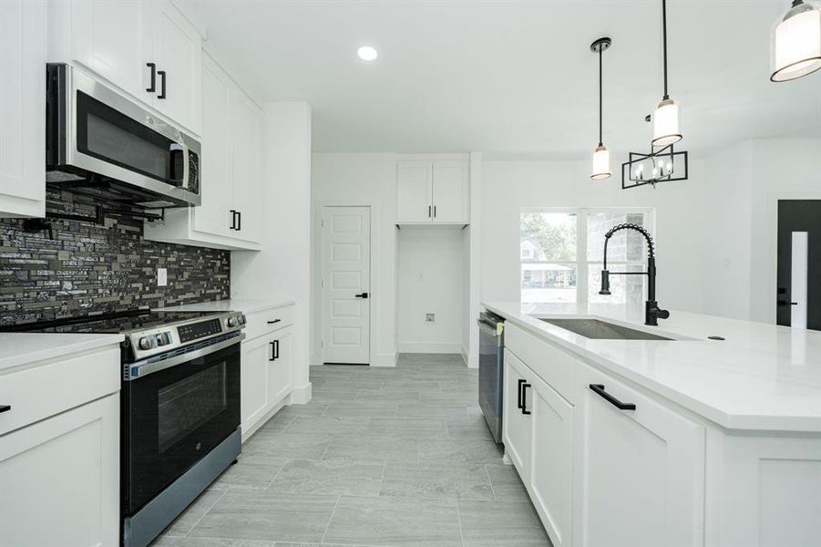 Furnished interior view inside a new home in , Malakoff (Image 10).