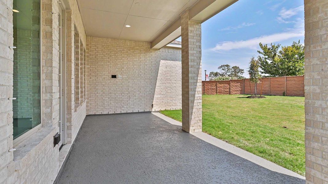 Exterior details and patio area of a home in , Manvel (Image 3).