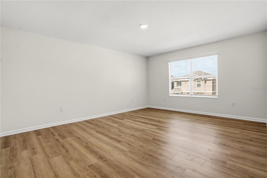 Spacious, unfurnished interior of a new home in Cascades, Davenport (Image 29).