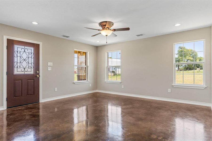 Spacious, unfurnished interior of a new home in , Itasca (Image 16). Spacious, unfurnished interior of a new home in , Itasca (Image 16).