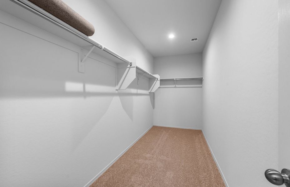 Spacious, unfurnished interior of a new home in El Rancho Santa Rosa, Maricopa (Image 13).