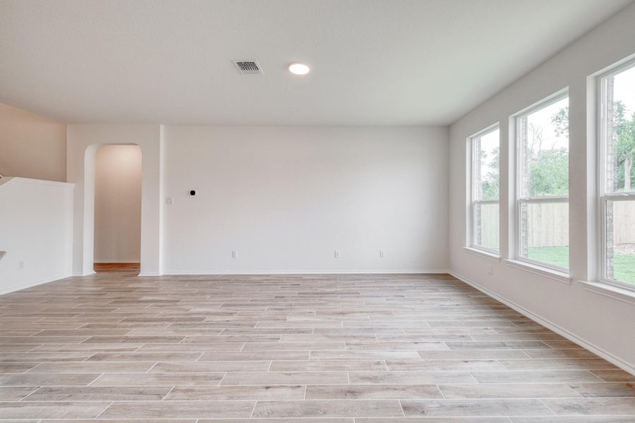 Spacious, unfurnished interior of a new home in River Bluff, Leander (Image 24). Spacious, unfurnished interior of a new home in River Bluff, Leander (Image 24).