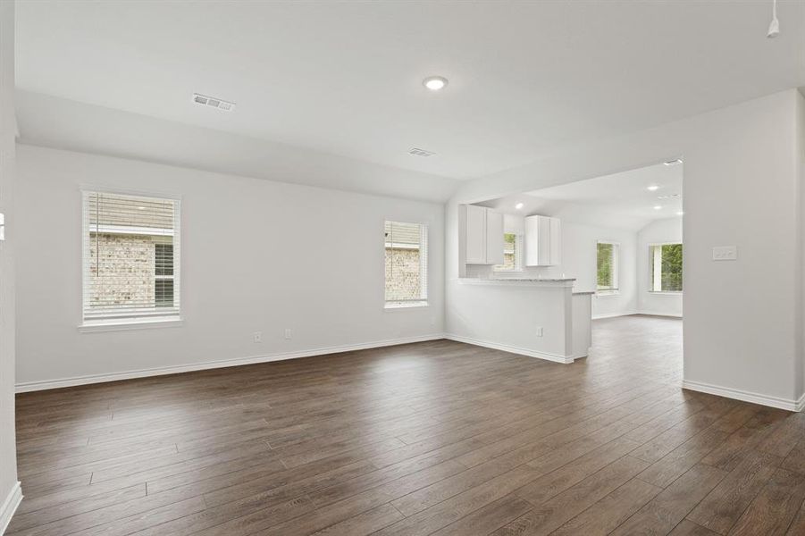 Spacious, unfurnished interior of a new home in Christian Meadows, Ennis (Image 10).