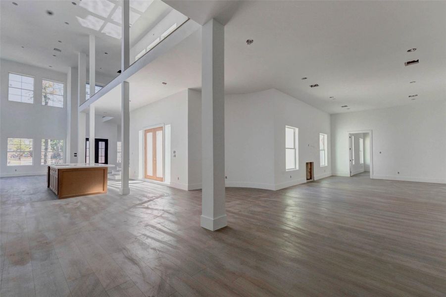 Spacious, unfurnished interior of a new home in , Spring (Image 23).