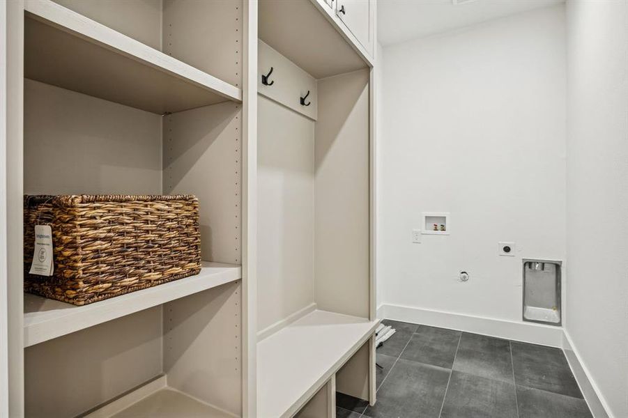 Furnished interior view inside a new home in , Dallas (Image 5).