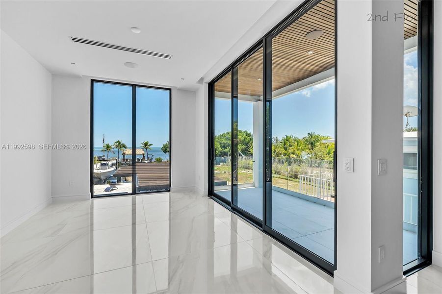 Image 82 of a home in .