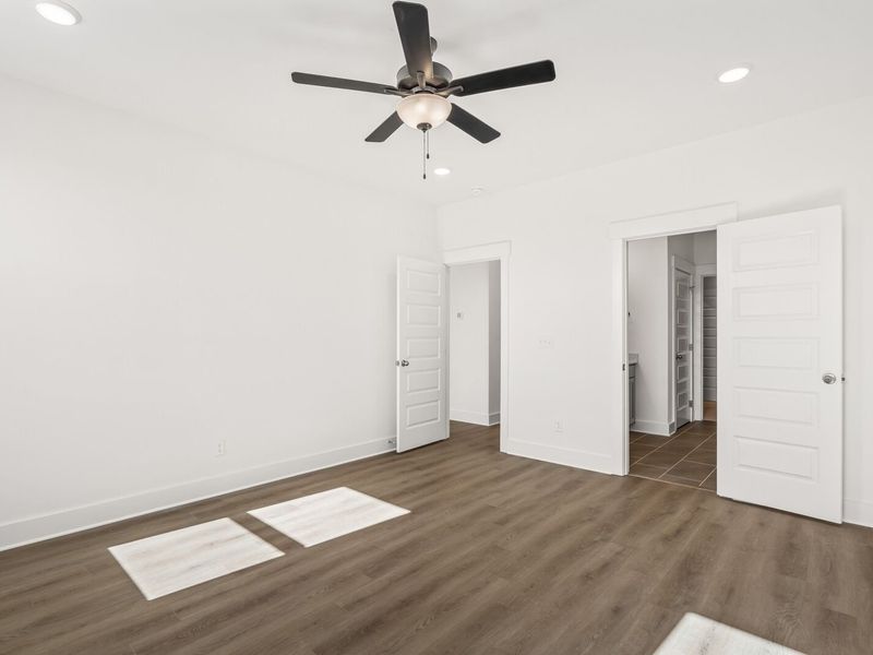 Spacious, unfurnished interior of a new home in Woods Crossing, Gallatin (Image 58).