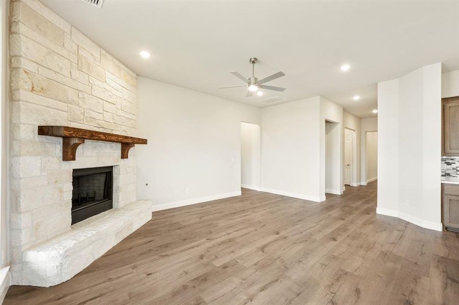 Spacious, unfurnished interior of a new home in Sunset Ridge, Alvarado (Image 15).