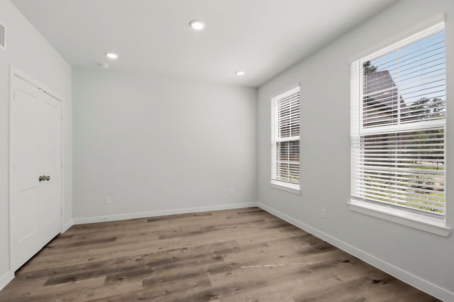 Spacious, unfurnished interior of a new home in The Woodlands Hills, Willis (Image 18).