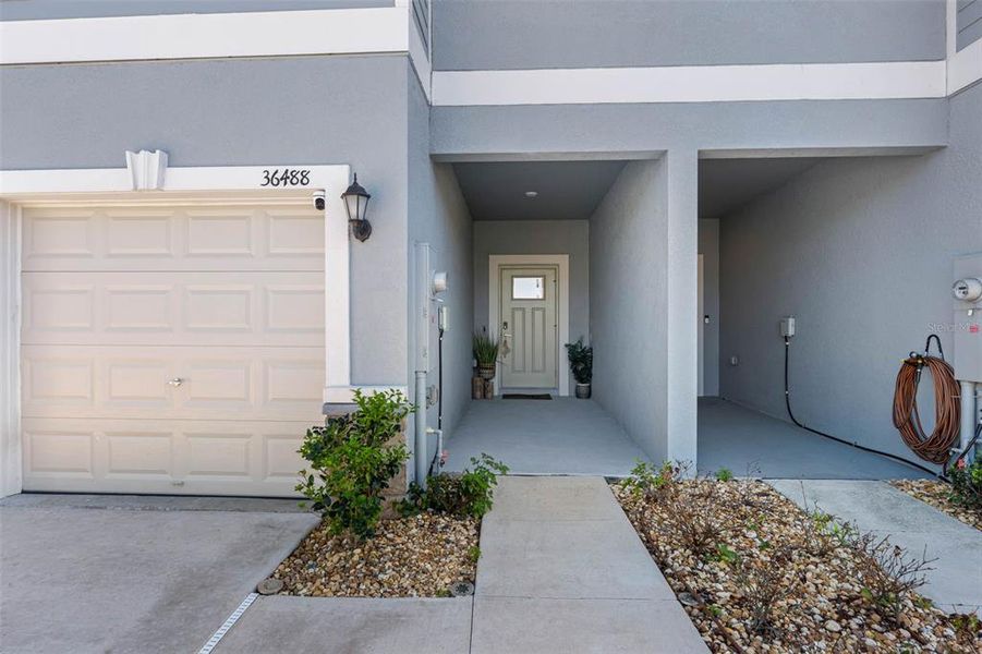 Exterior details and patio area of a home in , Zephyrhills (Image 4).