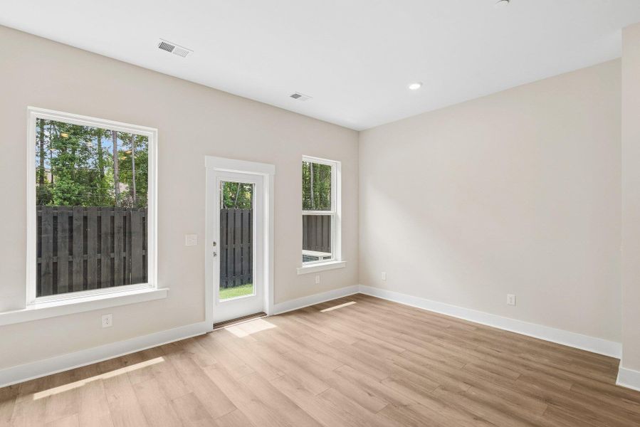 Spacious, unfurnished interior of a new home in , Charleston (Image 35).