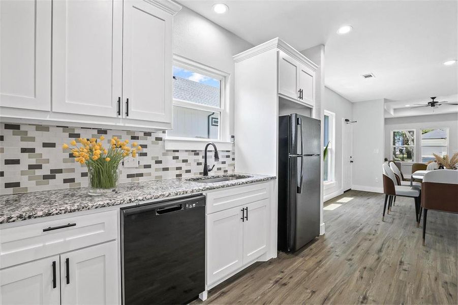 Furnished interior view inside a new home in , Denison (Image 4).