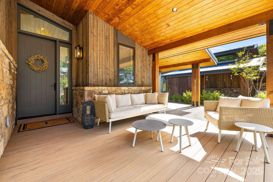 Community amenities in , Sylva (Image 26).