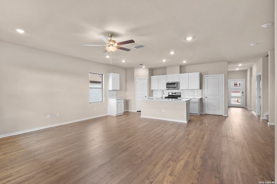 Spacious, unfurnished interior of a new home in Garden Grove, San Antonio (Image 28). Spacious, unfurnished interior of a new home in Garden Grove, San Antonio (Image 28).