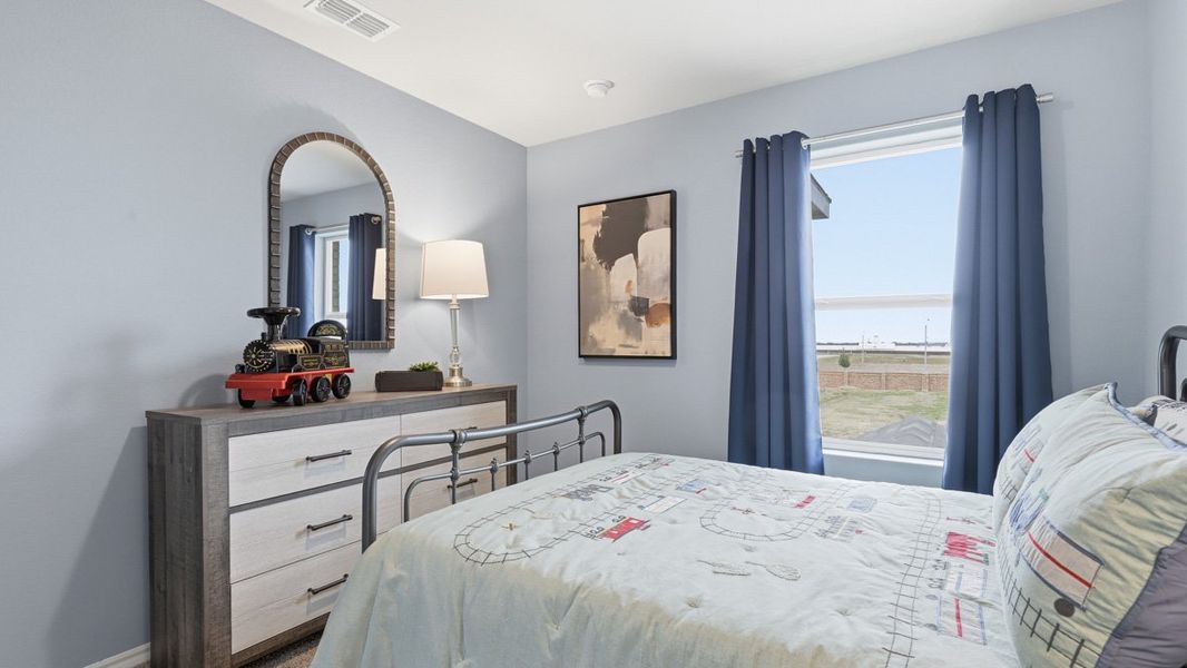 Representative furnished interior of a home built from the Plan by D.R. Horton in Bella Vista, Granbury (Image 29).