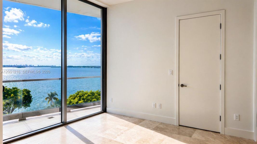 Spacious, unfurnished interior of a new home in , Miami (Image 13).