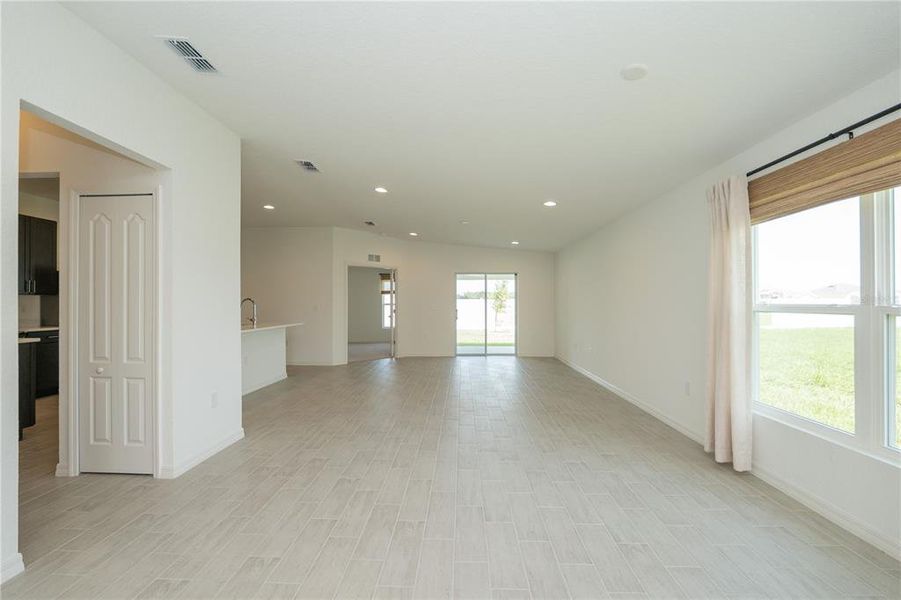 Spacious, unfurnished interior of a new home in , Bartow (Image 13). Spacious, unfurnished interior of a new home in , Bartow (Image 13).