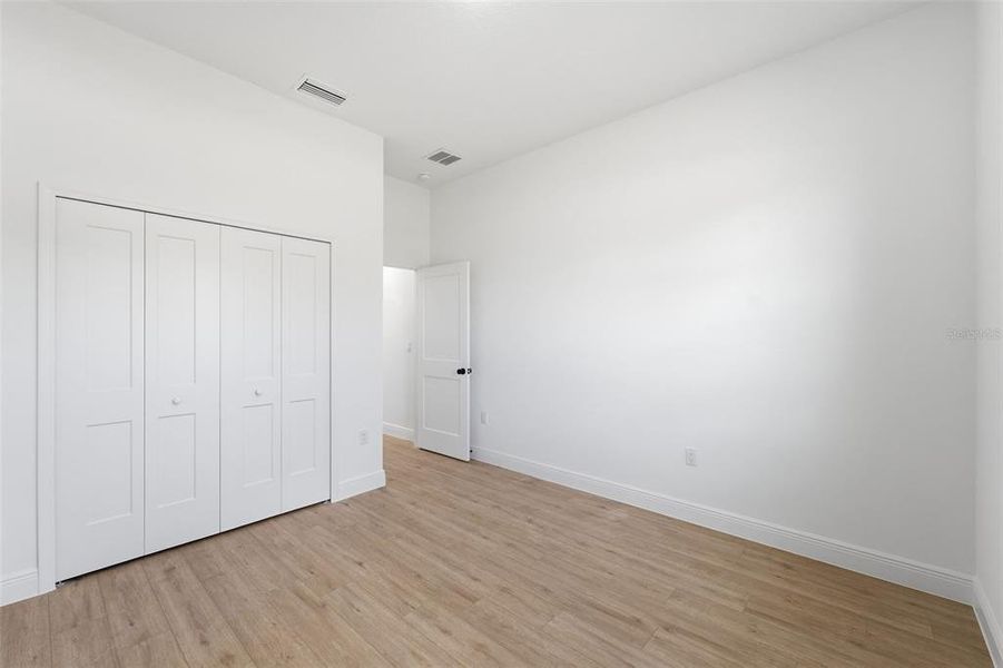 Spacious, unfurnished interior of a new home in , Dunnellon (Image 17).