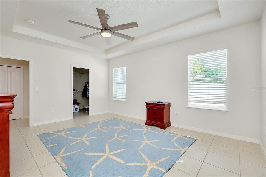Spacious, unfurnished interior of a new home in , Bradenton (Image 22).