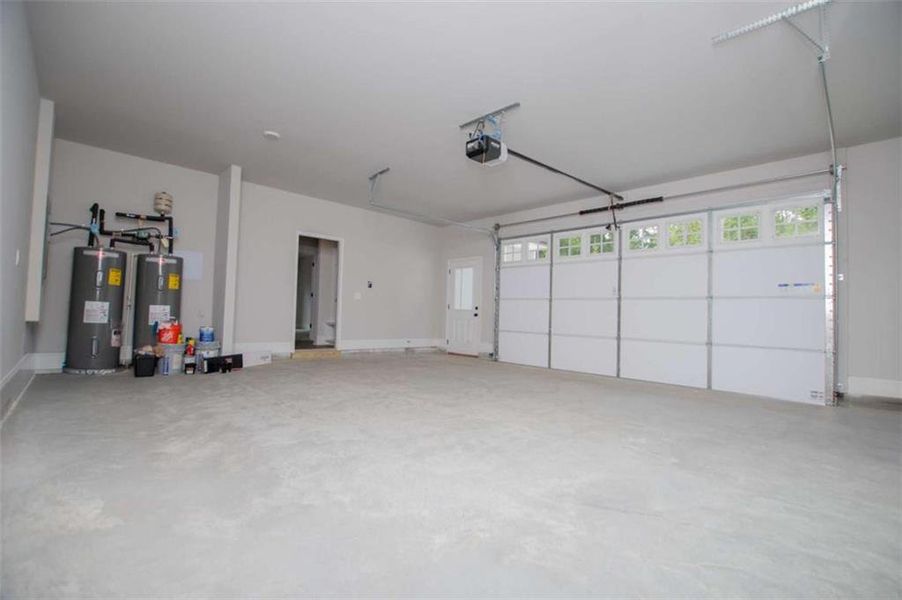 Spacious, unfurnished interior of a new home in , Douglasville (Image 45).