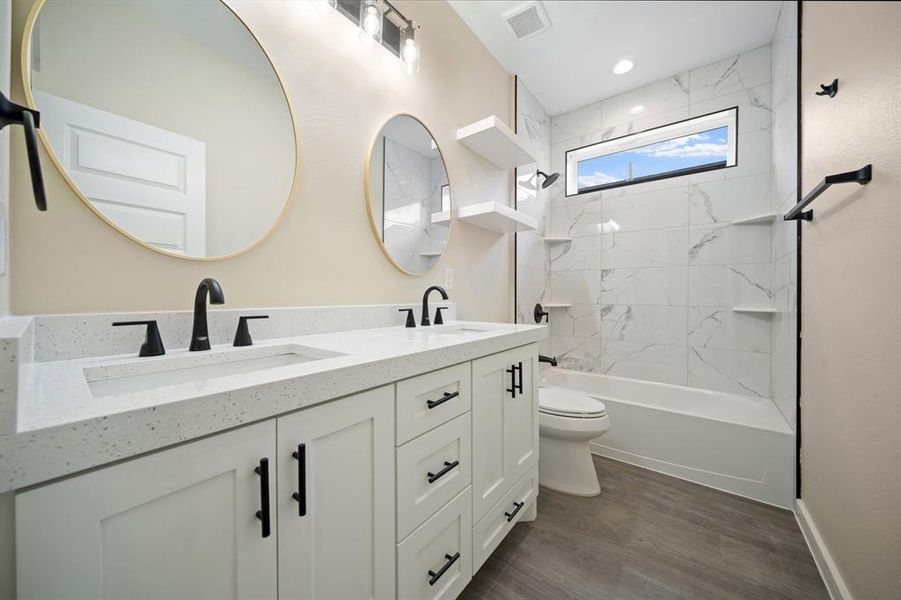 Furnished interior view inside a new home in , Dallas (Image 12).