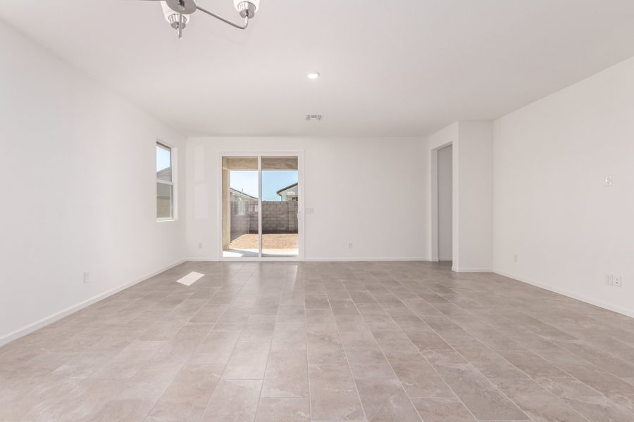 Spacious, unfurnished interior of a new home in The Views at Rancho Cabrillo, Peoria (Image 17).