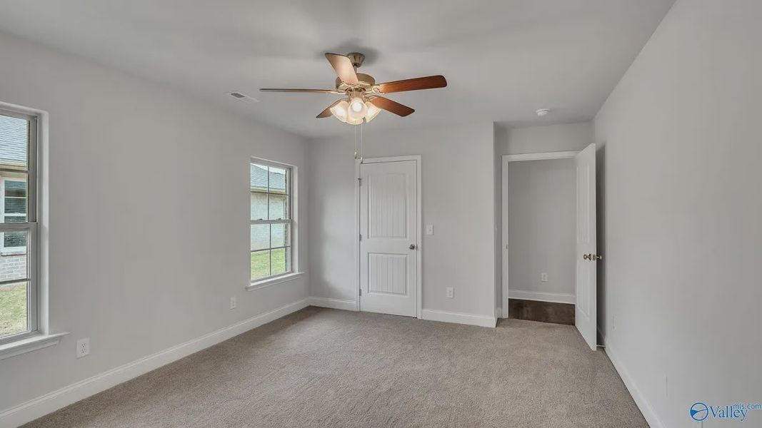 Representative unfurnished interior of a home built from the Plan 1434 by Adams Homes in Waverly Place, Richlands (Image 11).