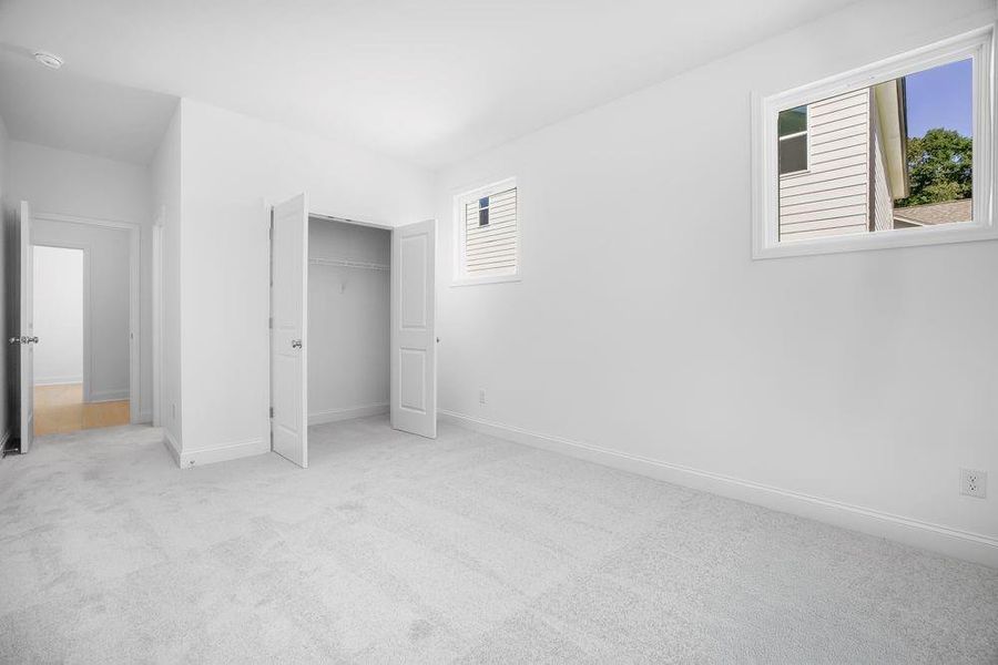 Spacious, unfurnished interior of a new home in Bailey Fence, Dacula (Image 26).