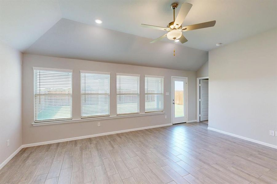 Spacious, unfurnished interior of a new home in Meadow Park, Ponder (Image 26). Spacious, unfurnished interior of a new home in Meadow Park, Ponder (Image 26).