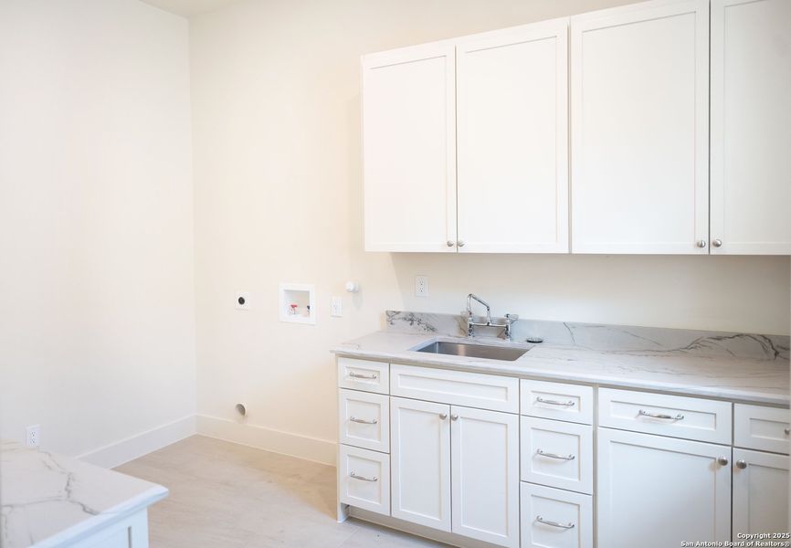 Furnished interior view inside a new home in , Terrell Hills (Image 10). Furnished interior view inside a new home in , Terrell Hills (Image 10).
