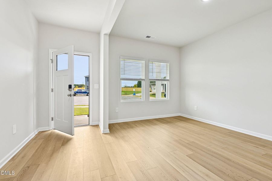 7-web-or-mls-Raleigh - River Glen - 306